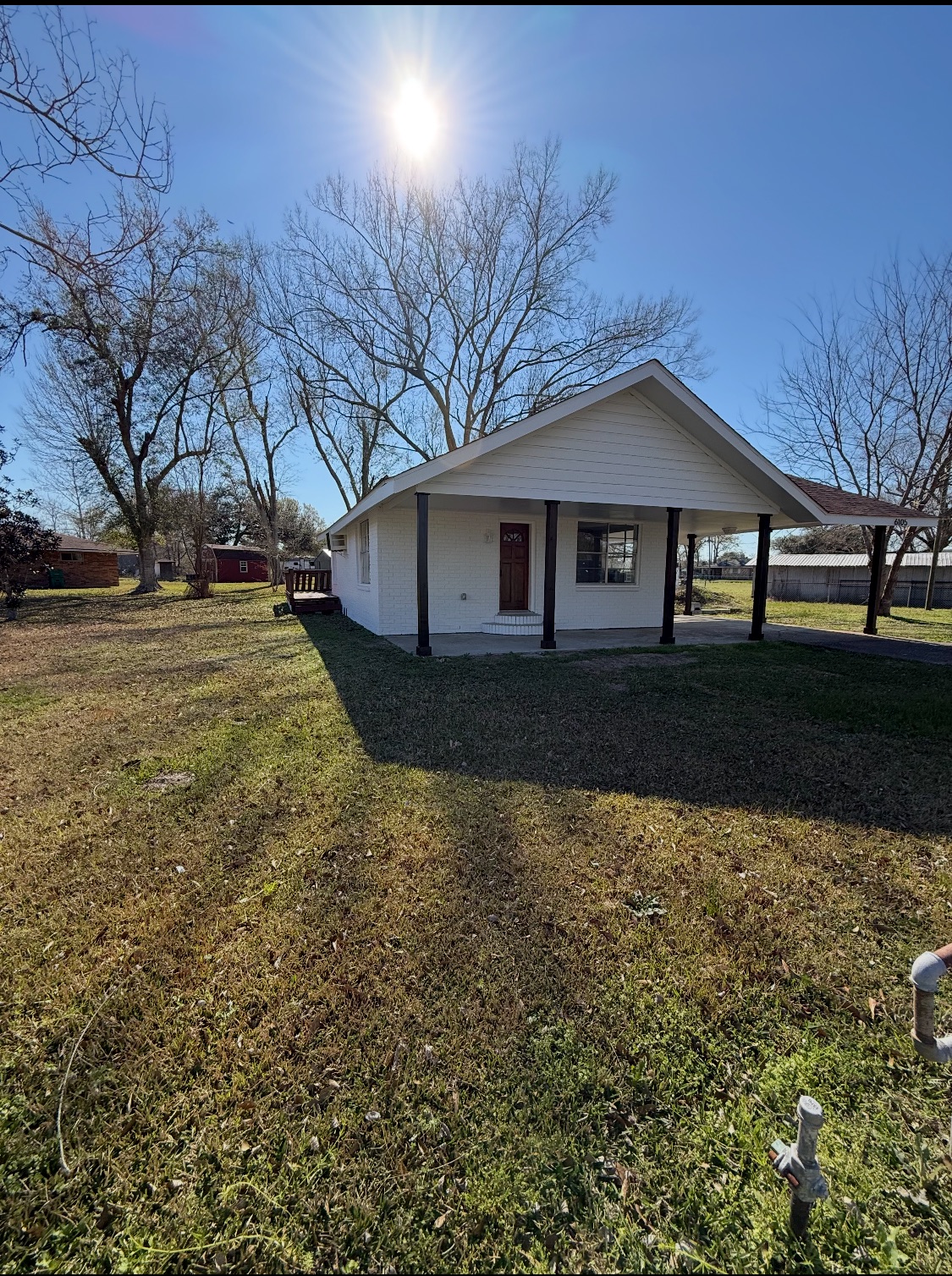 6105 Hill Road